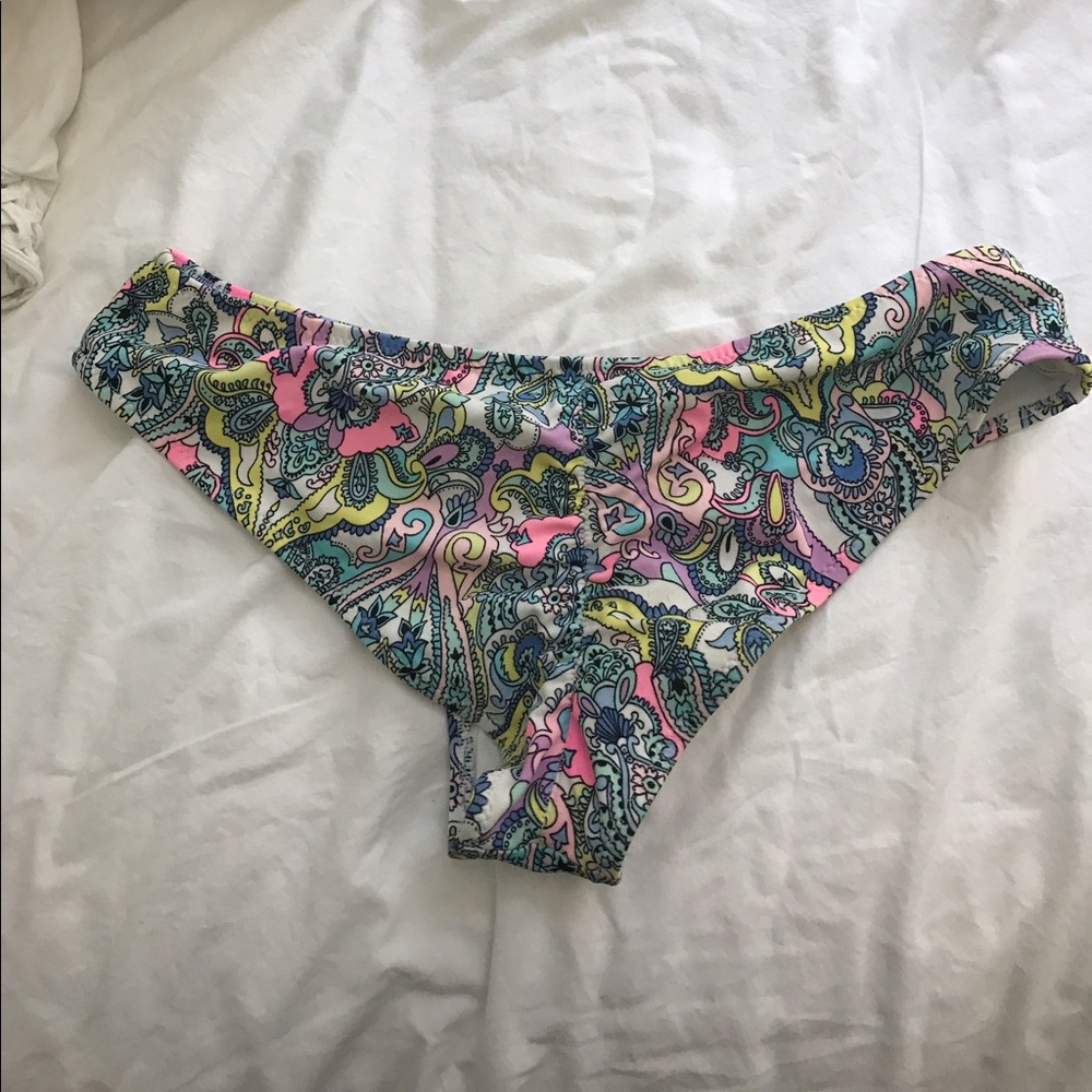 SOLD - VS cheeky bikini bottoms