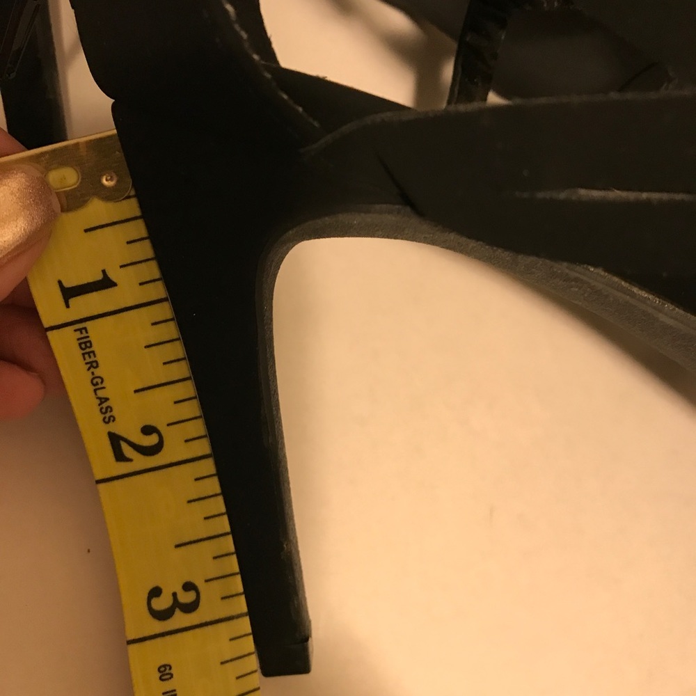 Shoes/3 INCH HEEL/Black only. - Picture 3 of 6
