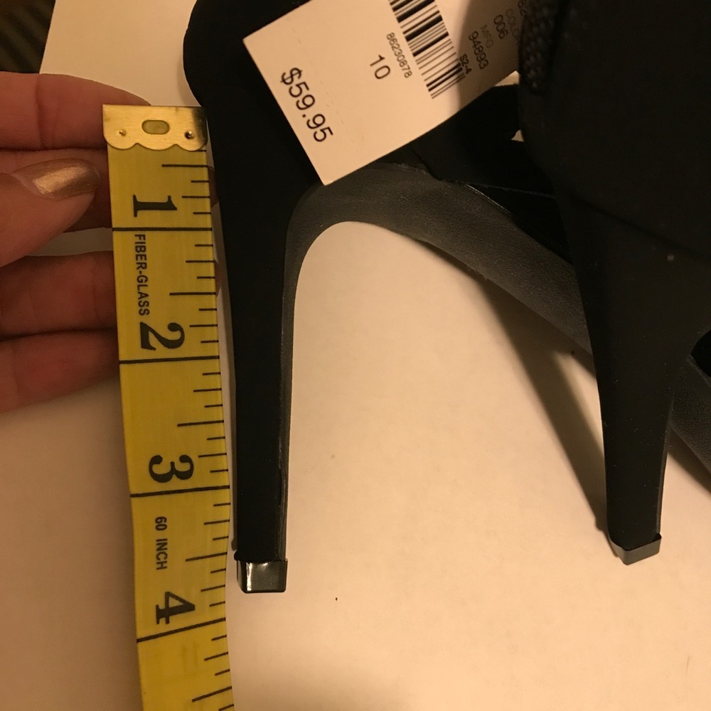 Shoes/3 INCH HEEL/Black only. - Picture 6 of 6