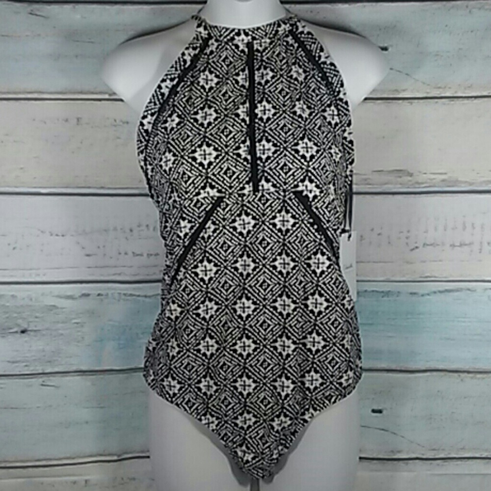 One piece swimsuit size: L - Picture 1 of 8