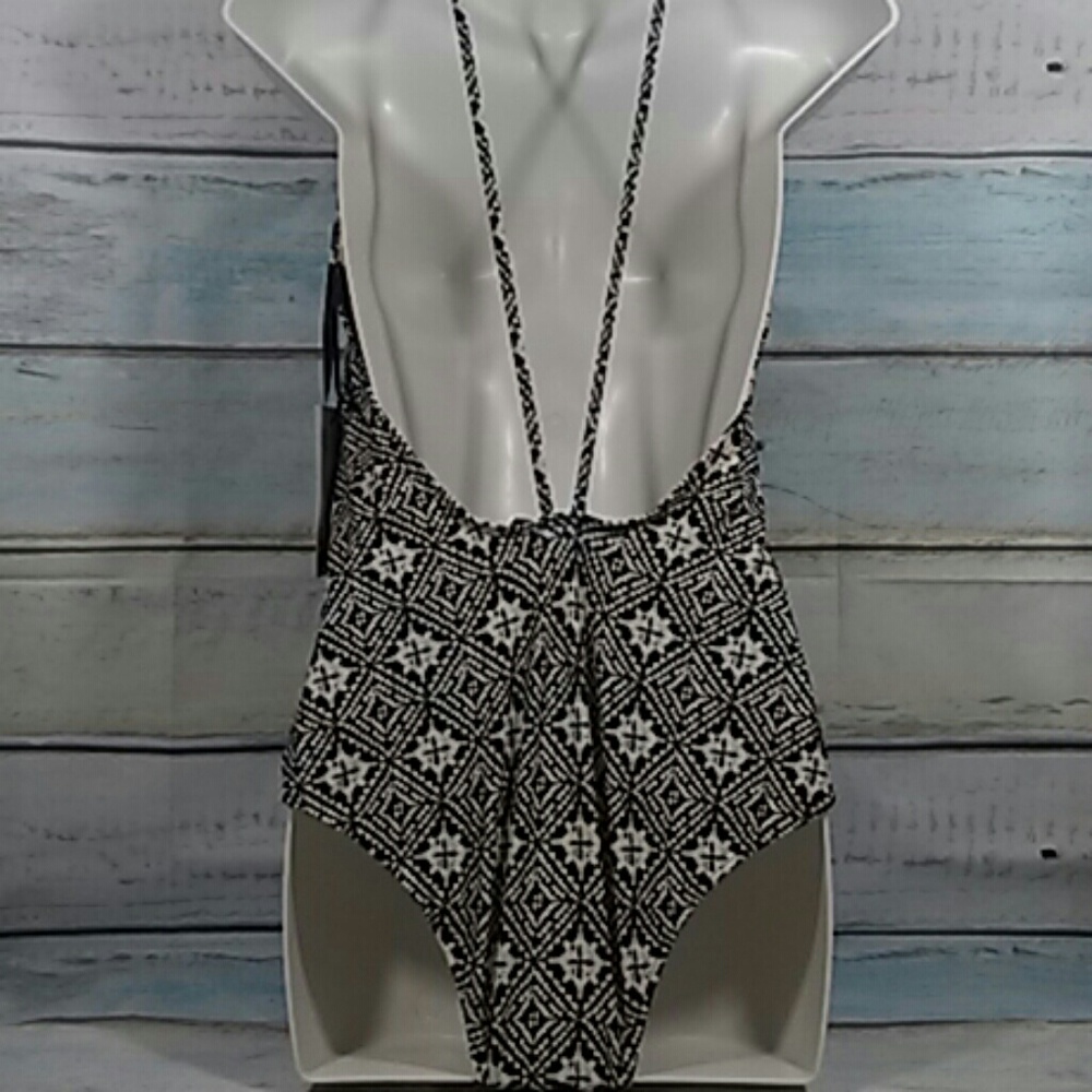 One piece swimsuit size: L - Picture 7 of 8