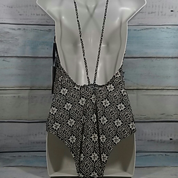 One piece swimsuit size: L - Picture 7 of 8