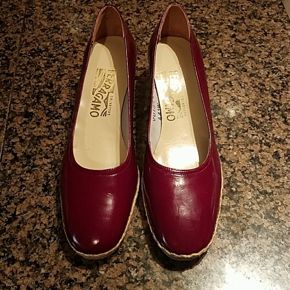 Shoe