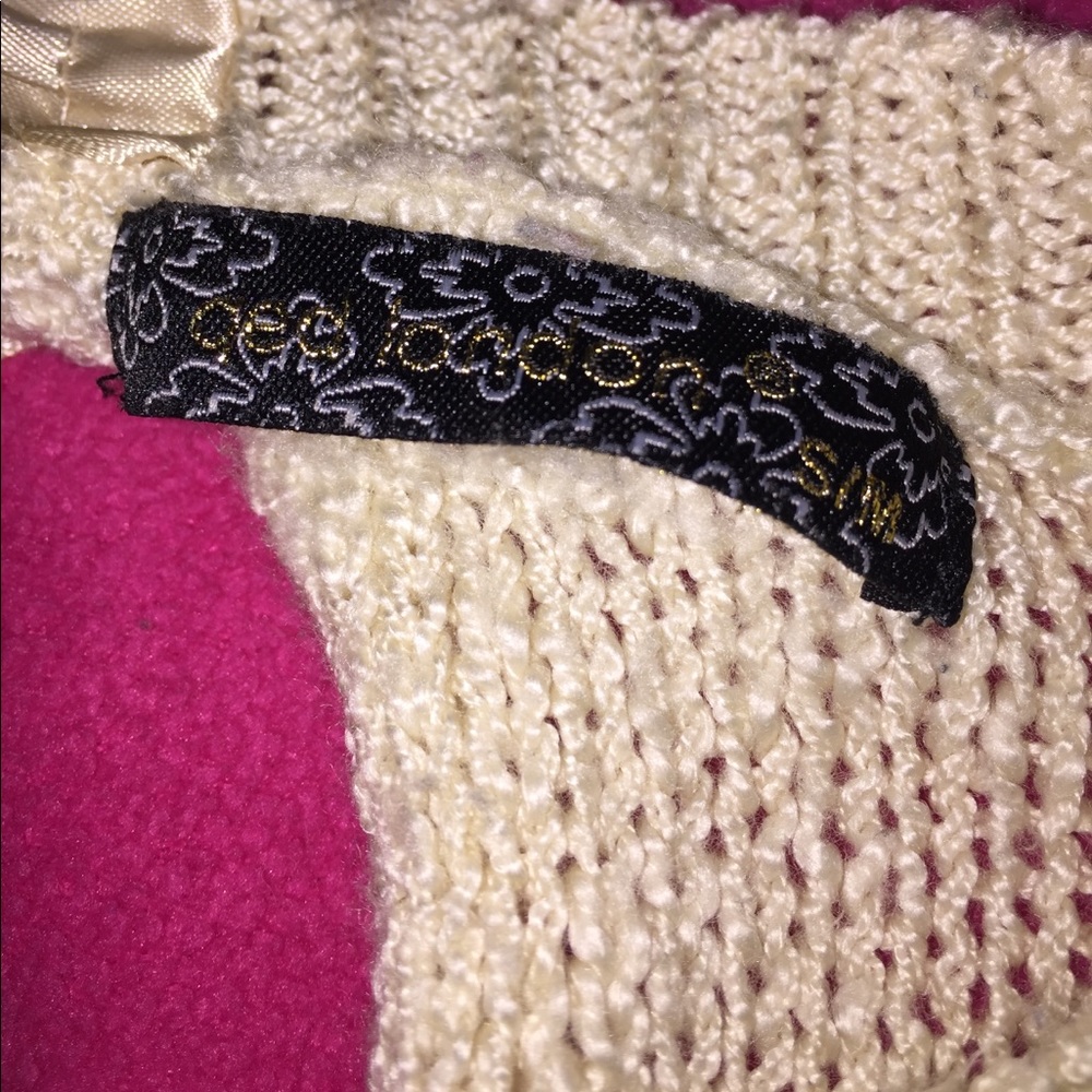 Top - Picture 2 of 3