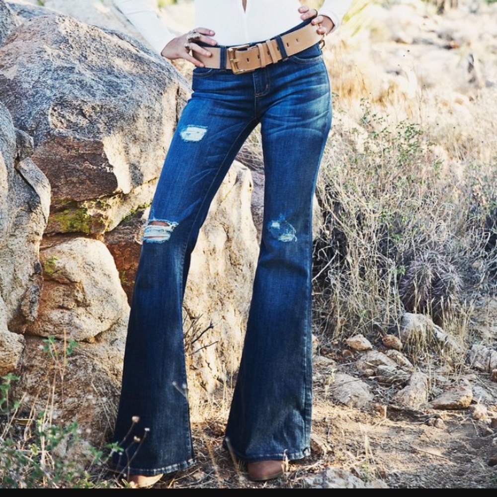 NWT Vigoss Jagger Flare Dark Wash Denim Jeans