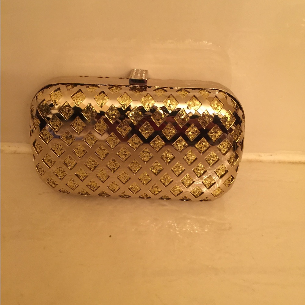 Gold box clutch