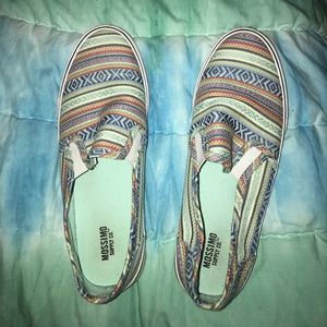 Tribal pattern slip ons