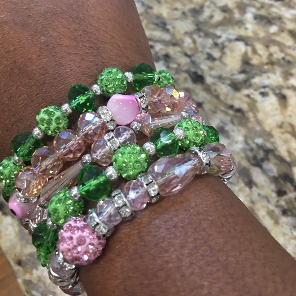 Stretchable sparkly bracelets