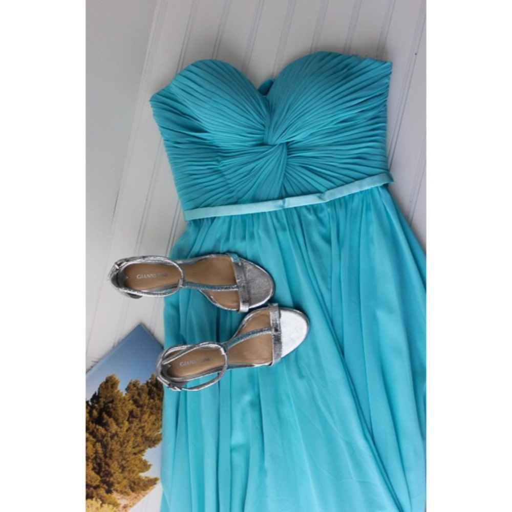 ‼️SALE‼️Beautiful turquoise formal dress.