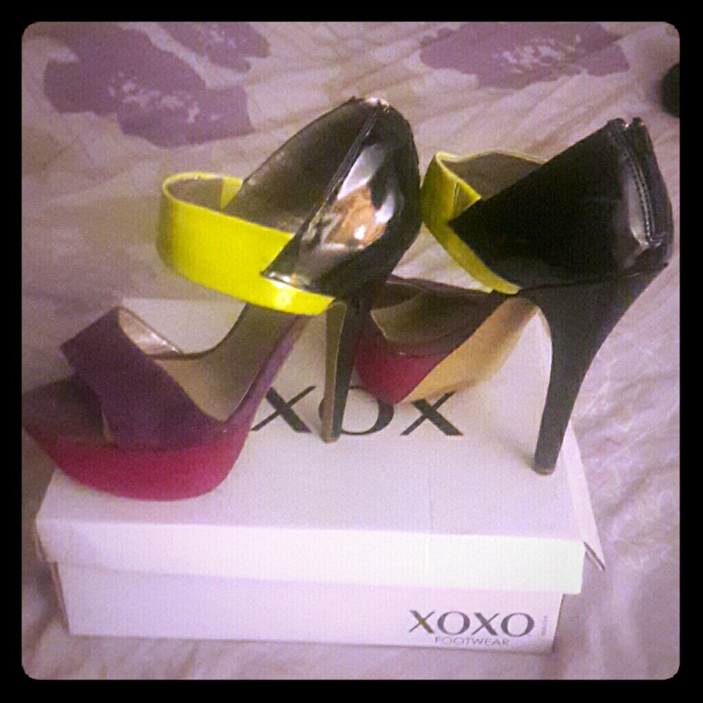 Color block patton leather pumps