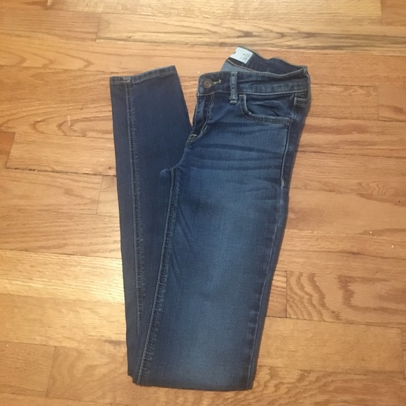Hollister Blue Jeans - Picture 2 of 6
