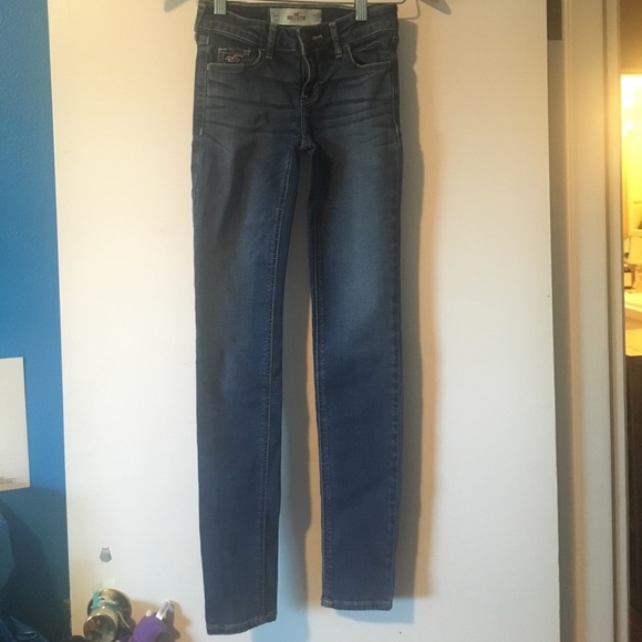 Hollister Blue Jeans - Picture 3 of 6