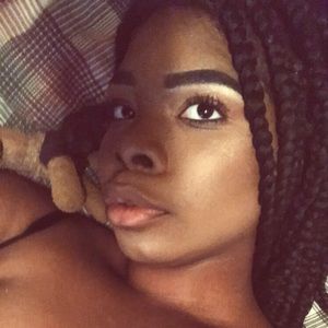 Meet your Posher, Tiara