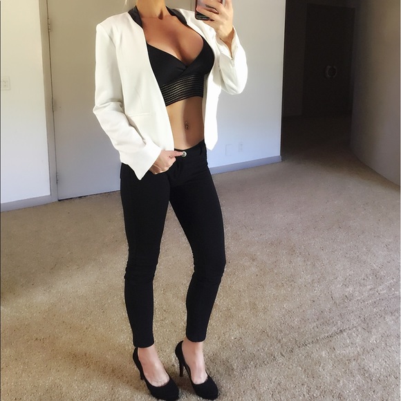 Black Mesh Bottom Crop Top Bralette - Picture 4 of 7