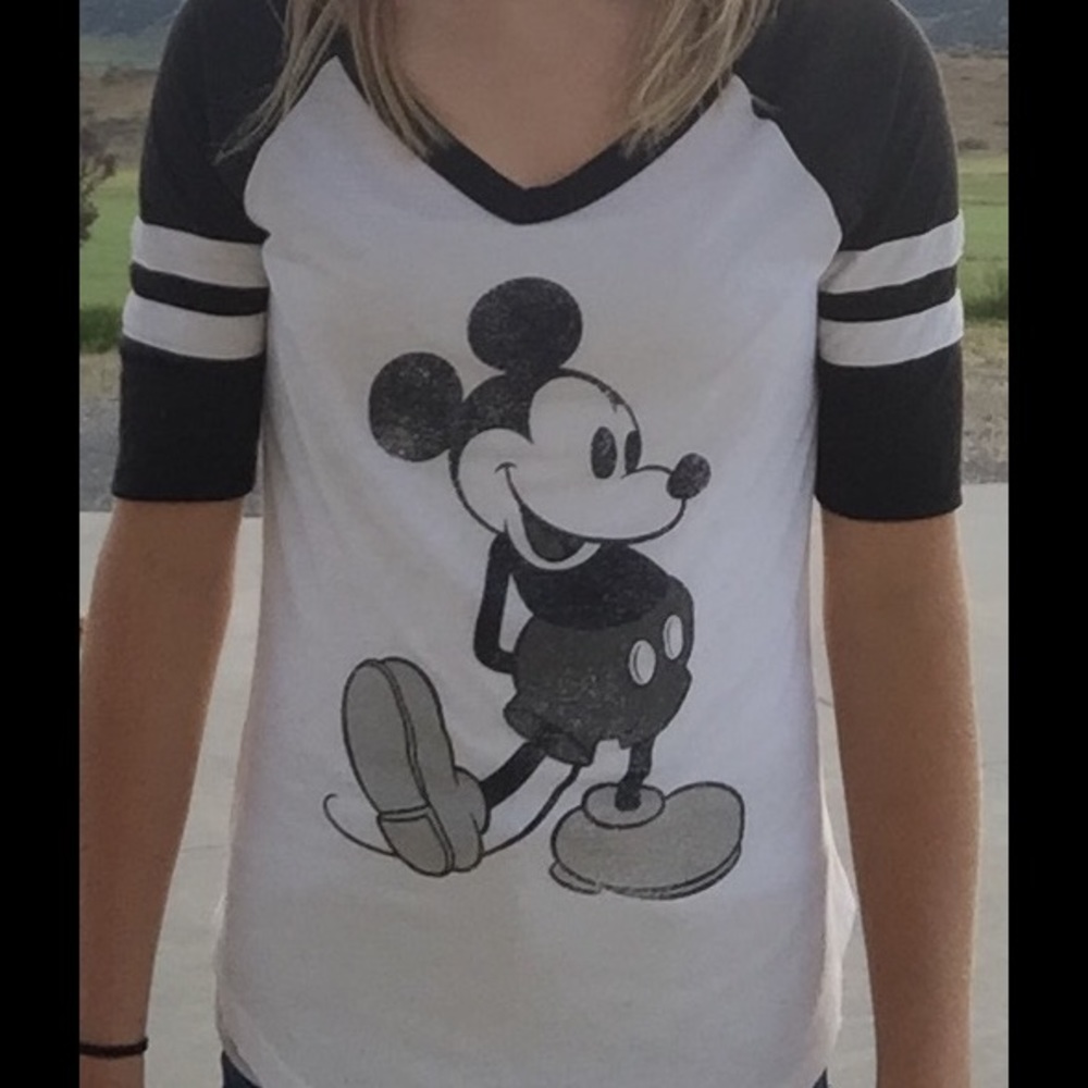Juniors Mickey Mouse shirt