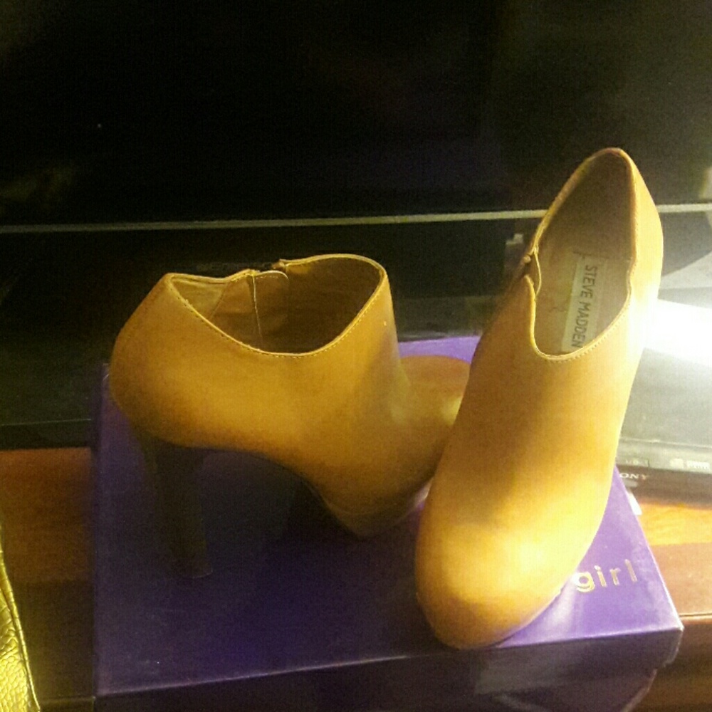 Steve Madden real leather