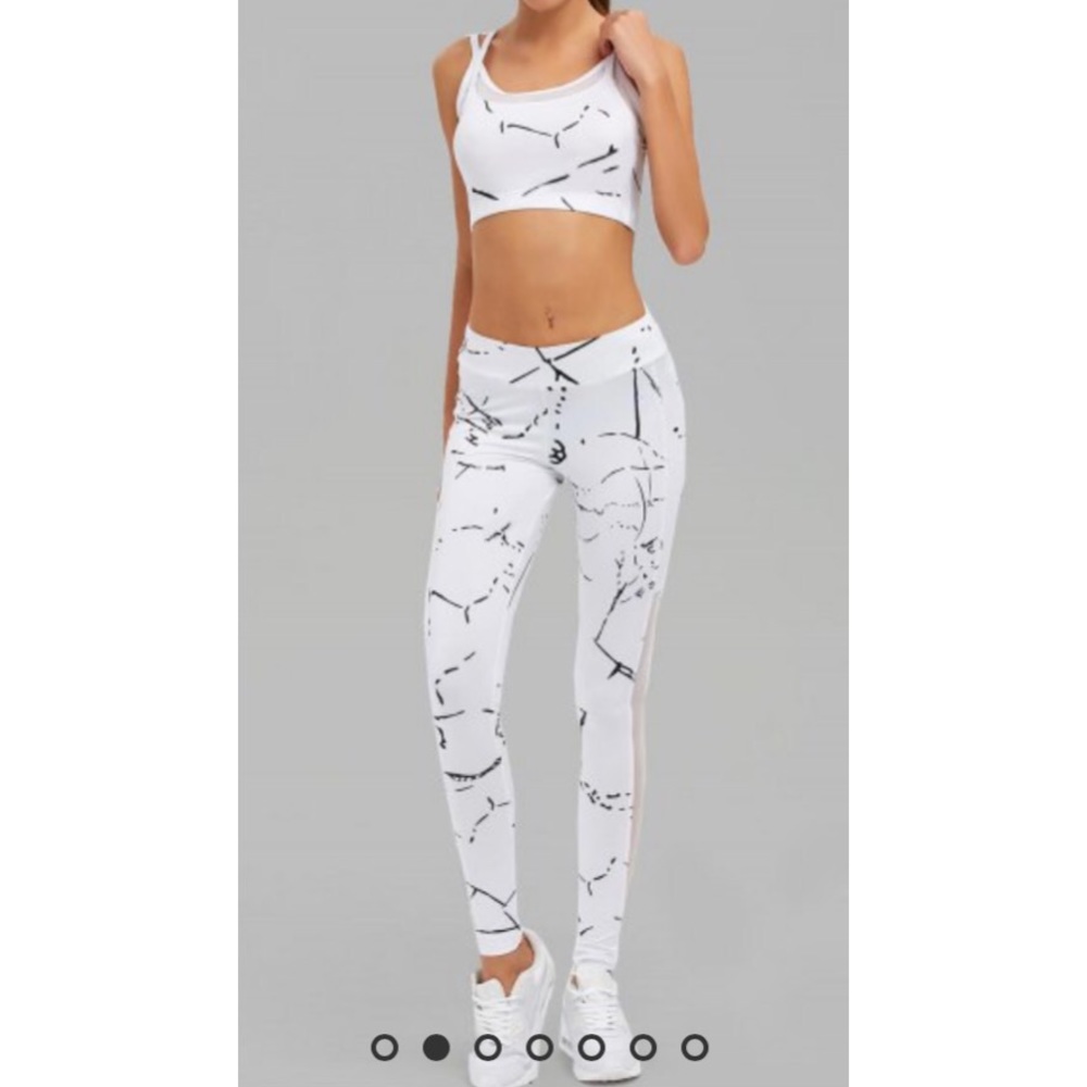 Paint splatter mesh paneled gym set