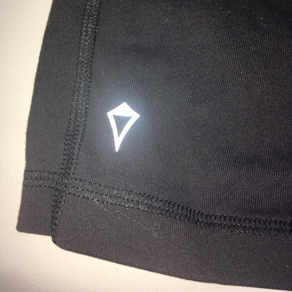 Ivivva cute girls shorts size 12 - Picture 3 of 4