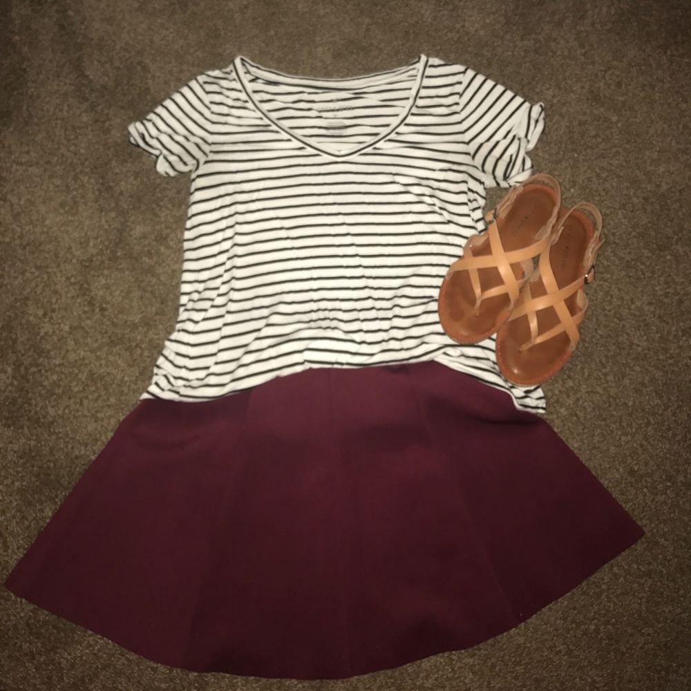 ♥️Aeropostale Maroon Skirt♥️