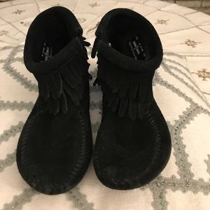 Black ankle Minnetonkas. 10T