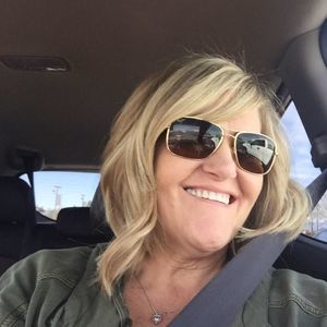 Meet your Posher, Holly