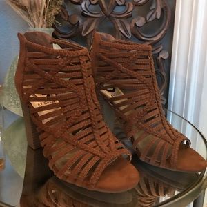 G by Guess light brown heels