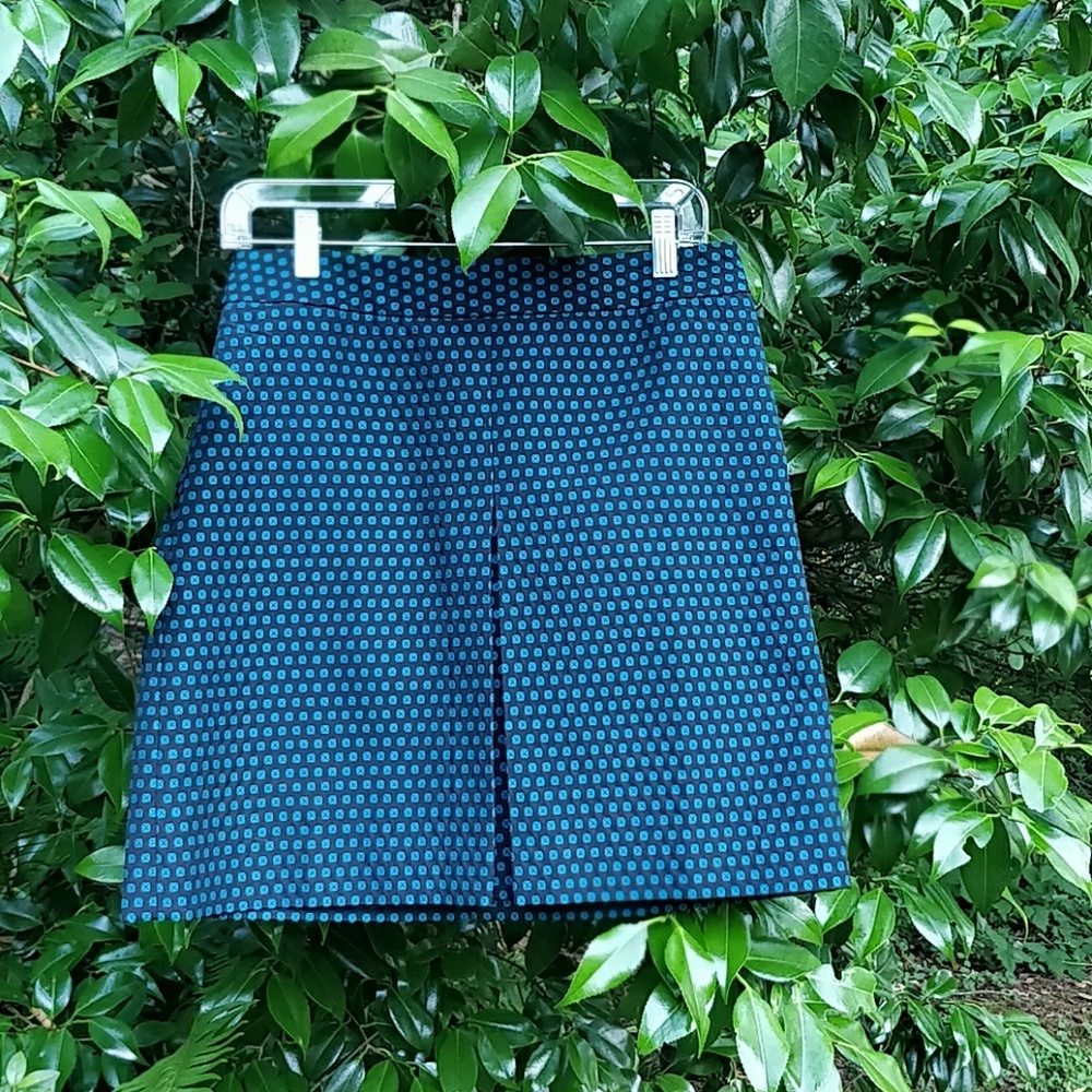 Fully lined great skirt!
