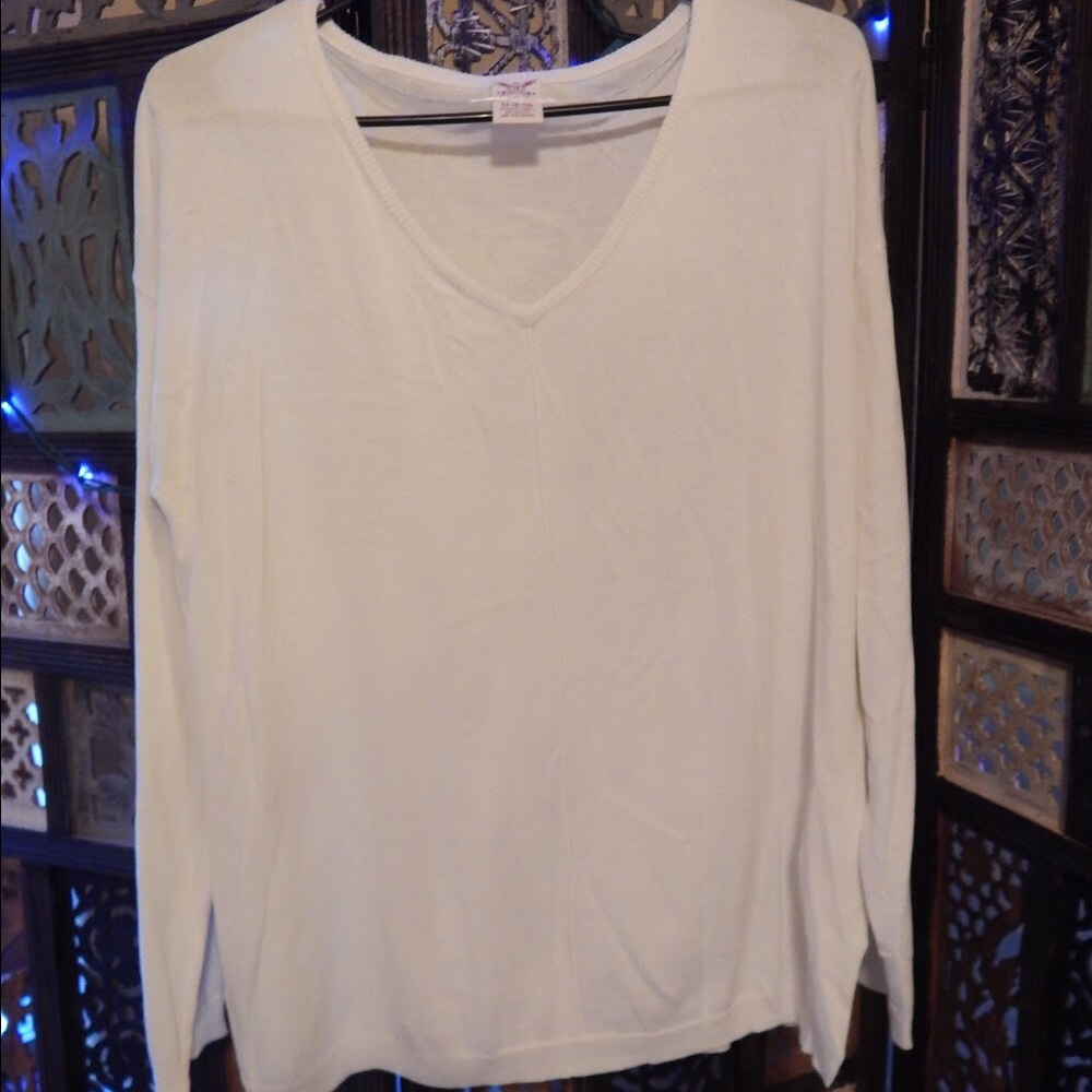 White Long-sleeved Shirt