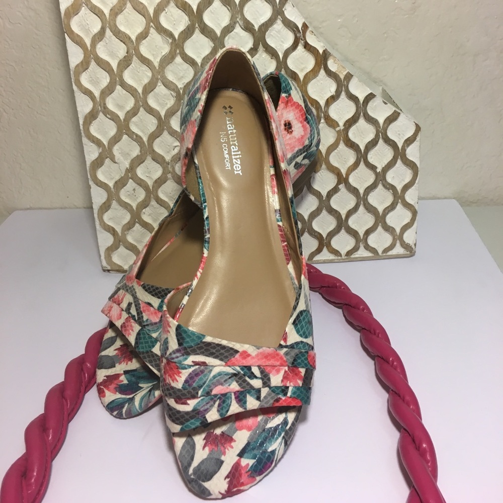 Naturalizer multi floral flat