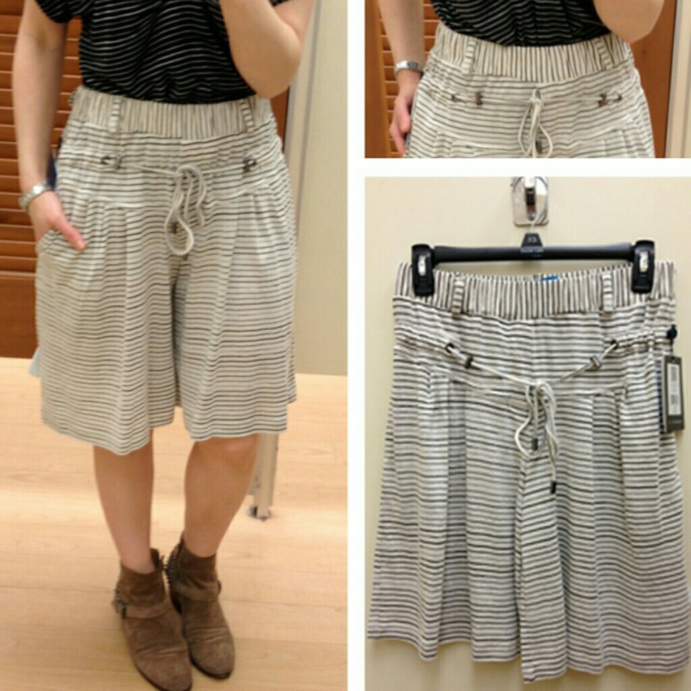 BERMUDA STRAPPY 80'S CULLOTES NAUTICAL SHORTS EUC