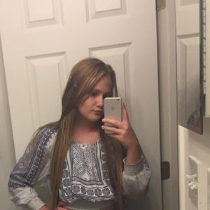 * ON HOLD* Divided long sleeve crop top size 10