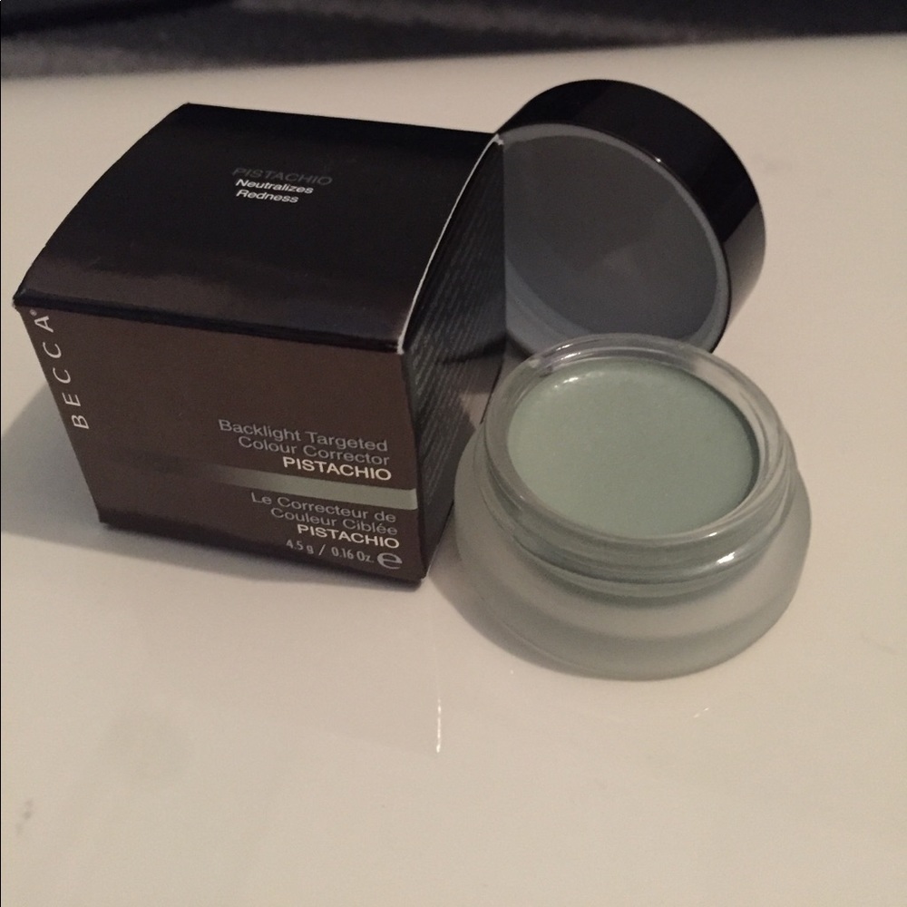 BECCA New PISTACHI backlight target colur cotrec