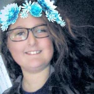 Meet your Posher, Hallie