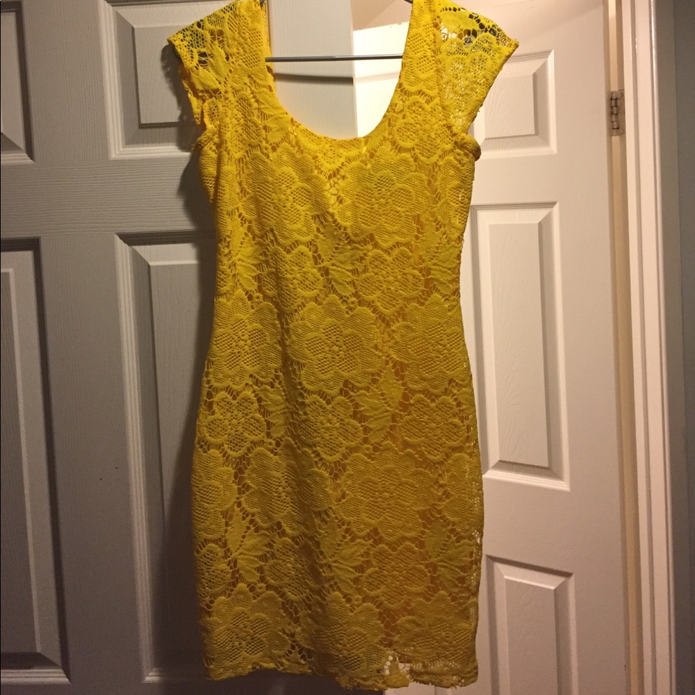 Perfect Yellow Tight fitting dress