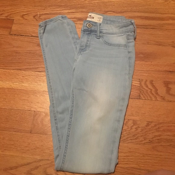 Hollister light wash jegging - Picture 2 of 7
