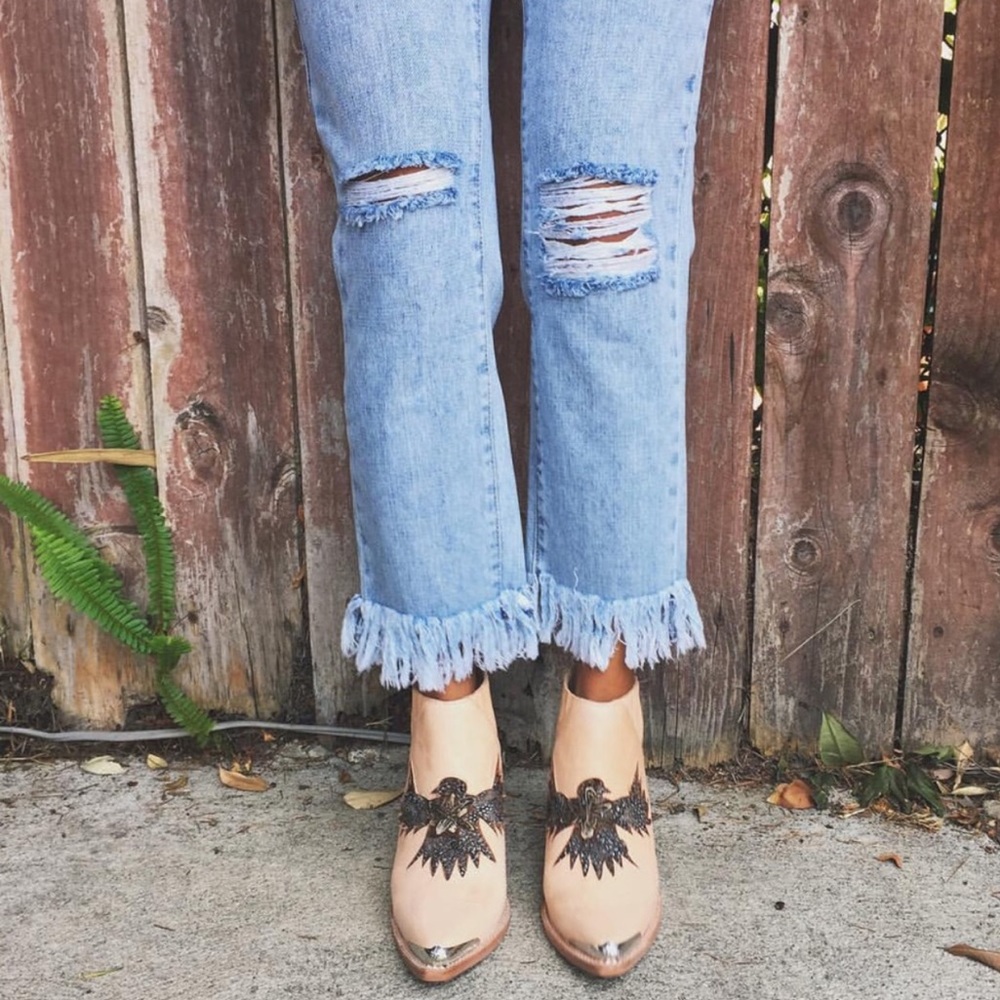 27 BNWT Carmar distressed ankle jeans - Picture 4 of 7