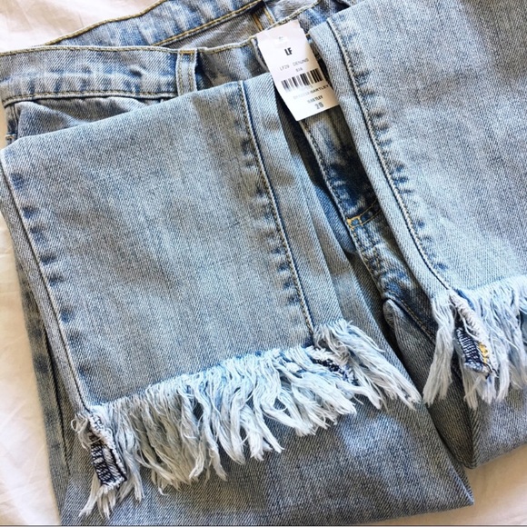 27 BNWT Carmar distressed ankle jeans - Picture 7 of 7
