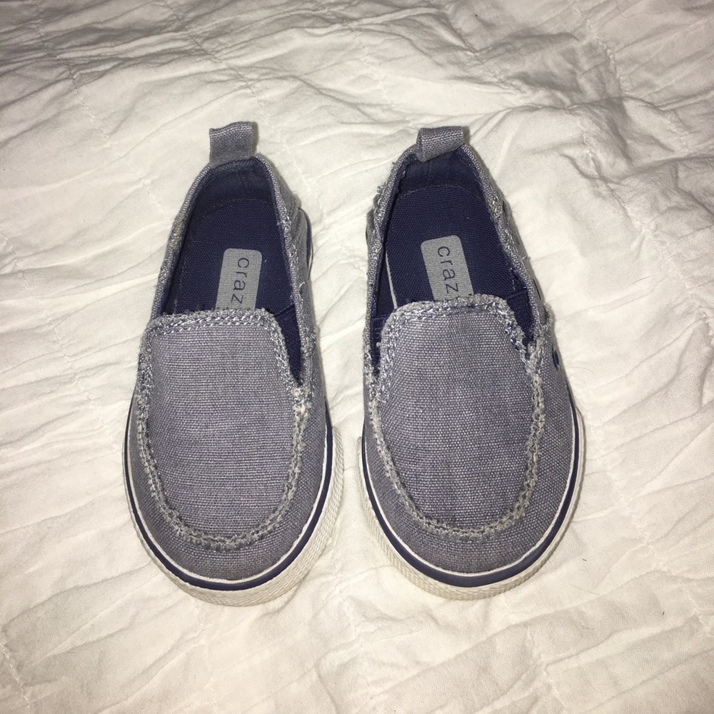 Crazy 8 slip ons