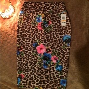 Thalia Sodi long skirt. Never worn. 💕