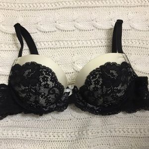 Victoria's Secret ivory and black lace bra
