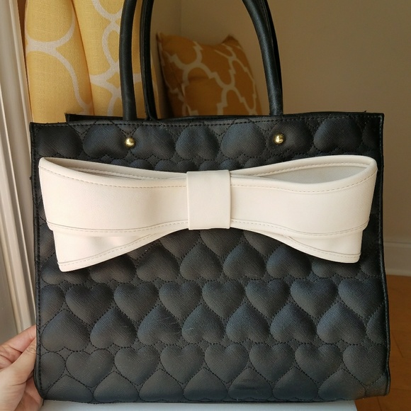 Betsey Johnson Large Bow Tie Tote - Picture 1 of 8