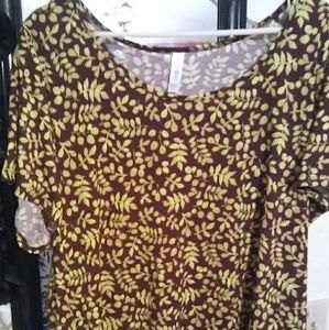 Lularoe "classic tee" shirt