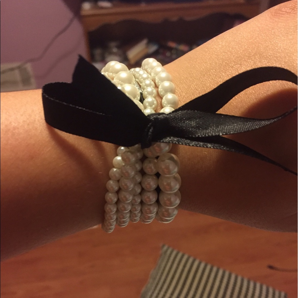 Pearl ribbon bracelet