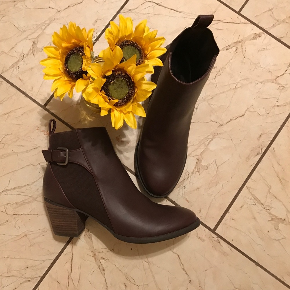American Eagle Booties