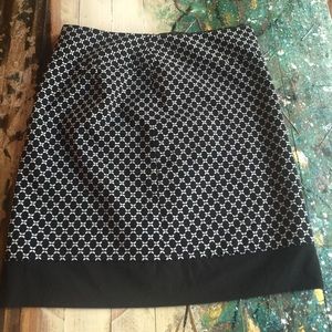Pencil Skirt by Anne taylor lined. Black and white