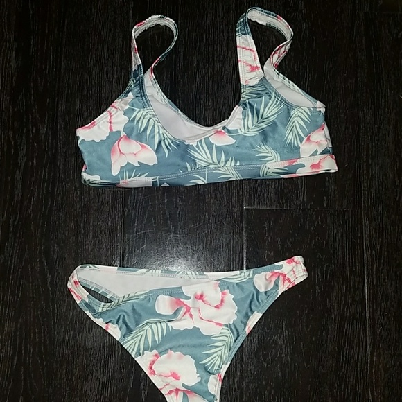 BRAND NEW Floral Two Peice Bikini - Picture 2 of 2