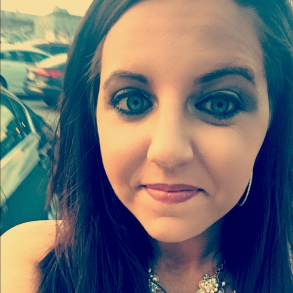 Meet your Posher, Paige - Picture 1 of 1