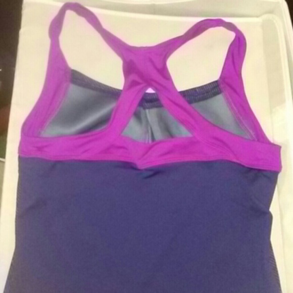 Nike - Picture 3 of 3