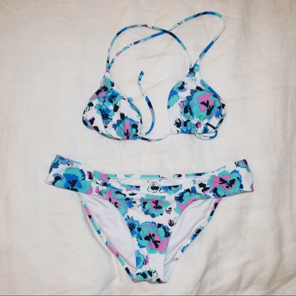 Volcom patterned bikini