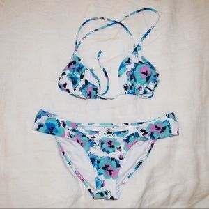 Volcom patterned bikini